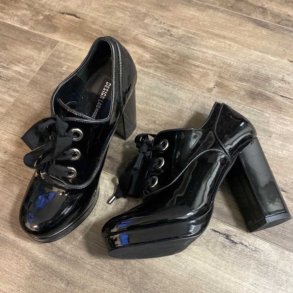 Design Lab Lord & Taylor Black Patent Lace-Up Platform Heeled Boots